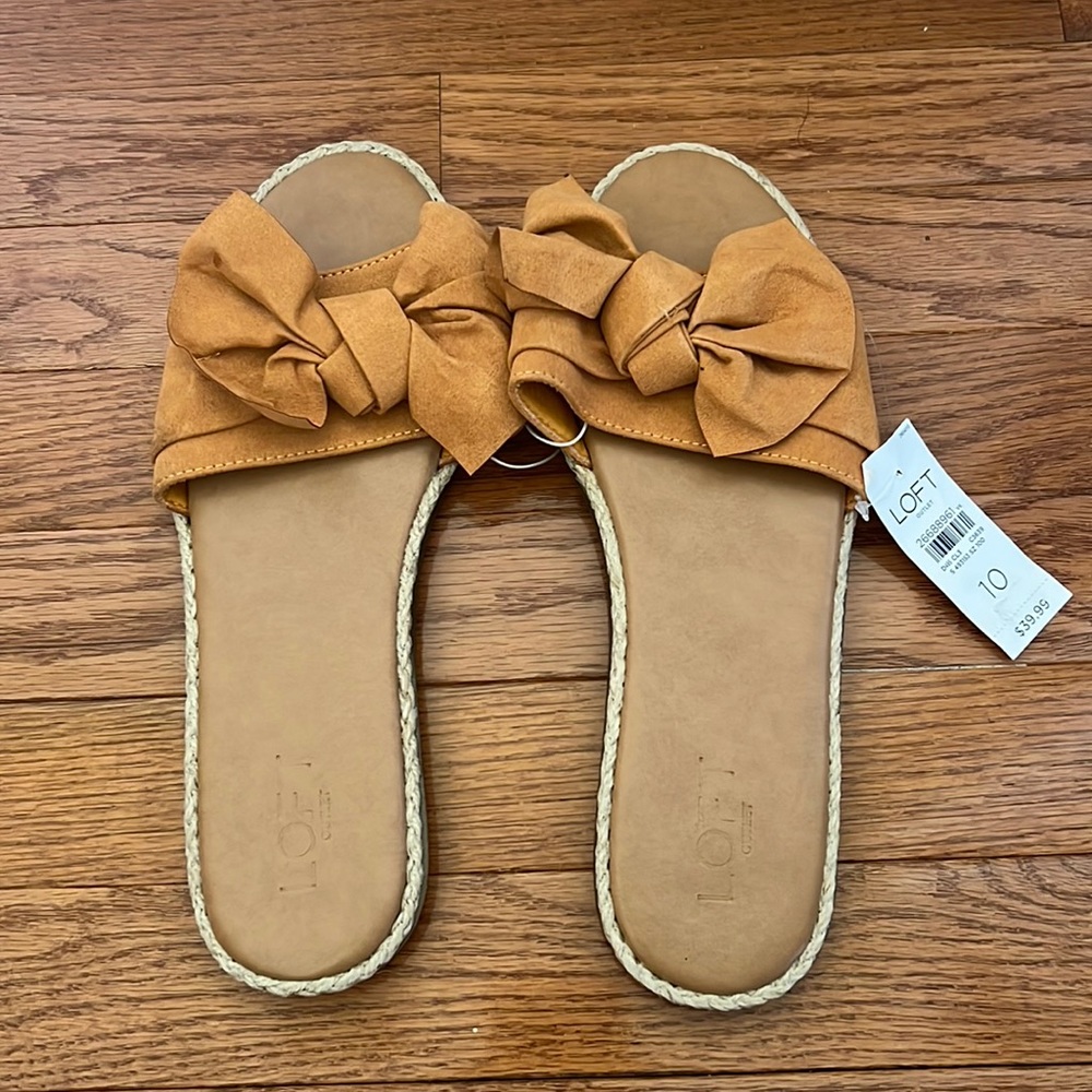 NEVER WORN BEFORE! Tan Loft Flats with Bow
